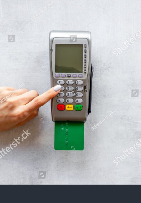 https://secretariatmedical360.fr/wp-content/uploads/2025/12/stock-photo-the-seller-holds-a-payment-terminal-and-the-man-pays-for-the-purchase-using-a-smartphone-online-1668337405-450x650.jpg